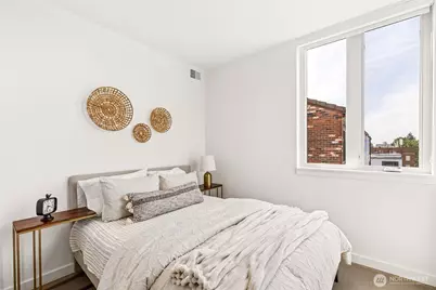 5819 Phinney Avenue N #405, Seattle, WA 98103 - Photo 10