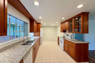 10704 Interlaaken Dr SW, Lakewood, WA 98498 - Photo 12