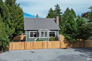 11556 17th Ave NE, Seattle, WA 98125 - Photo 2