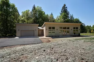 956 Paine Rd, Castle Rock, WA 98611 - Photo 1