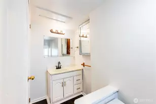 1102 N Sheridan Ave, Tacoma, WA 98403 - Photo 30