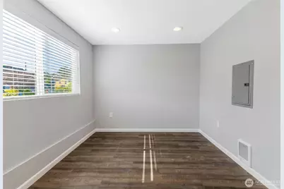 1102 N Sheridan Avenue, Tacoma, WA 98403 - Photo 10