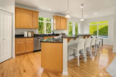 2496 33rd Avenue NE, Issaquah, WA 98029 - Photo 4