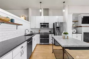 655 Crockett St, Seattle, WA 98109 - Photo 4