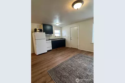 2412 Everett Avenue #1/2, Everett, WA 98201 - Photo 2