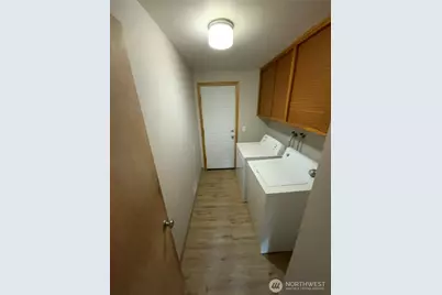 621 Brookdale Road E, Tacoma, WA 98445 - Photo 14