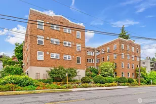 220 W Olympic Pl, Seattle, WA 98119 - Photo 24