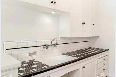 220 W Olympic Place #107, Seattle, WA 98119 - Photo 10
