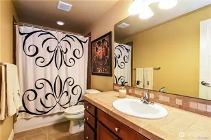 725 N 95th St, Seattle, WA 98103 - Photo 12