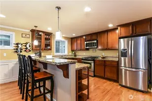 725 N 95th St, Seattle, WA 98103 - Photo 6