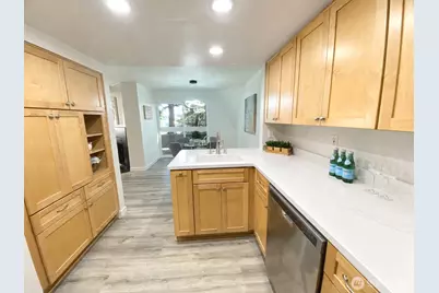 9302 Redmond Woodinville Rd NE #206, Redmond, WA 98052 - Photo 20