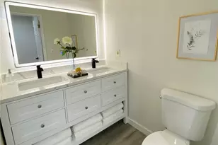 9302 Redmond Woodinville Rd NE, Redmond, WA 98052 - Photo 2