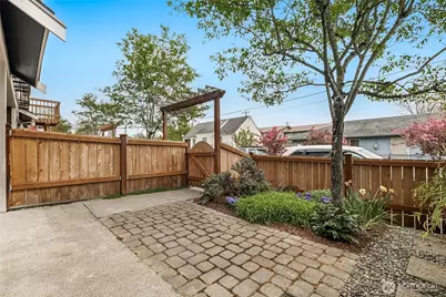 9011 46th Avenue S #B, Seattle, WA 98118 - Photo 22