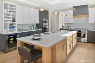 3250 29th Ave W, Seattle, WA 98199 - Photo 8