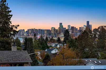 4411 21st Avenue SW, Seattle, WA 98106 - Photo 2