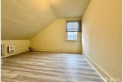 114 Wells Avenue S, Renton, WA 98057 - Photo 6