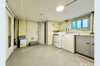 114 Wells Avenue S, Renton, WA 98057 - Photo 10