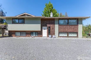 63 E Arnette Rd, Port Angeles, WA 98362 - Photo 2