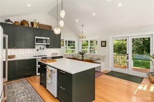 14268 N Madison Ave NE, Bainbridge Island, WA 98110 - Photo 6
