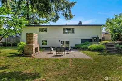 11633 18th Avenue SW, Burien, WA 98146 - Photo 2