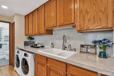 348 7th Place SE #Unit 1, Puyallup, WA 98372 - Photo 4