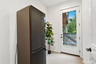 11262 SE 34th St, Bellevue, WA 98004 - Photo 16