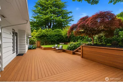 325 105th Ave SE, Bellevue, WA 98004 - Photo 38