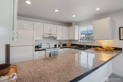 1735 Park Avenue #B201, Bremerton, WA 98337 - Photo 18