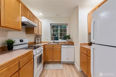 11706 Admiralty Way #B, Everett, WA 98204 - Photo 10