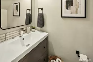 13005 1st Ave NE, Seattle, WA 98125 - Photo 8