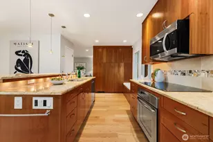9901 NE 4th St, Bellevue, WA 98004 - Photo 12