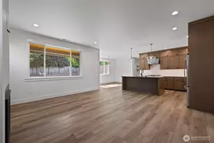 2746 Sunset Ct, Steilacoom, WA 98388 - Photo 10