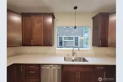 5243 19th Avenue NE, Seattle, WA 98105 - Photo 6