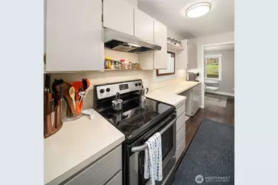 2820 27th Avenue W, Seattle, WA 98199 - Photo 10