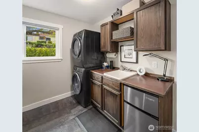 2820 27th Avenue W, Seattle, WA 98199 - Photo 16