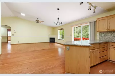 2301 SW Rosario Place, Oak Harbor, WA 98277 - Photo 4