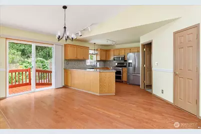 2301 SW Rosario Place, Oak Harbor, WA 98277 - Photo 6