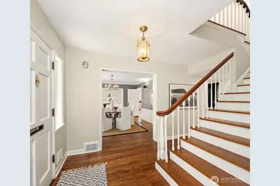 818 E Edgar Street, Seattle, WA 98102 - Photo 4