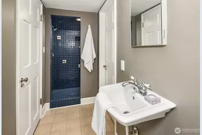 818 E Edgar Street, Seattle, WA 98102 - Photo 32