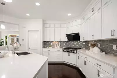 1270 Pine Crest Circle NE, Issaquah, WA 98029 - Photo 8