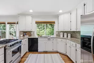 22716 NE 25th Way, Sammamish, WA 98074 - Photo 10
