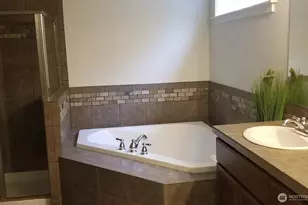 13116 NE 112th Ave NE Ave, Kirkland, WA 98034 - Photo 8