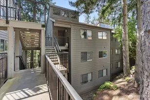 12517 NE 23rd Pl, Bellevue, WA 98005 - Photo 32