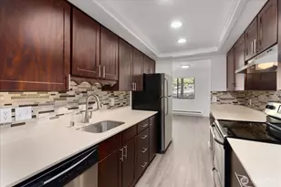 12517 NE 23rd Pl, Bellevue, WA 98005 - Photo 10