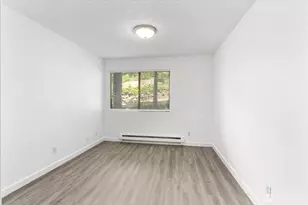 12517 NE 23rd Pl, Bellevue, WA 98005 - Photo 16