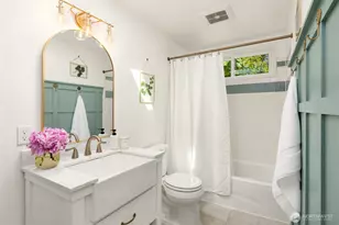 8980 Bay St NE, Bainbridge Island, WA 98110 - Photo 28