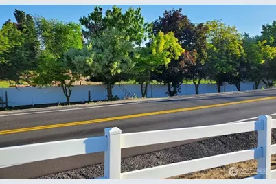 844 N Manchester Place, East Wenatchee, WA 98802 - Photo 8