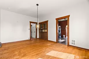515 N 41st St, Seattle, WA 98103 - Photo 12