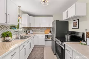 10417 17th Ave SW, Seattle, WA 98146 - Photo 8