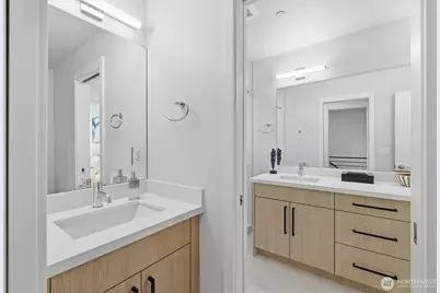 105 NW 39 Th Street #E, Seattle, WA 98107 - Photo 18